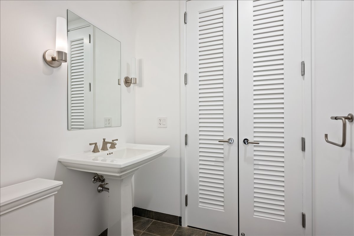 401 N Wabash Avenue Unit: 34I