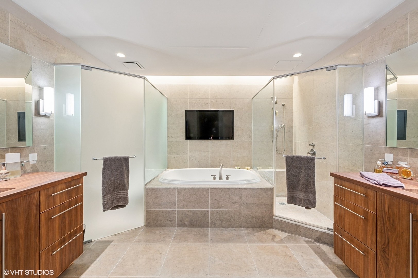 401 N Wabash Avenue Unit: 33K