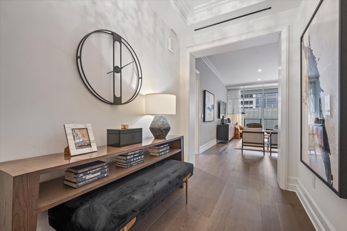 435 N Michigan Avenue Unit: 814