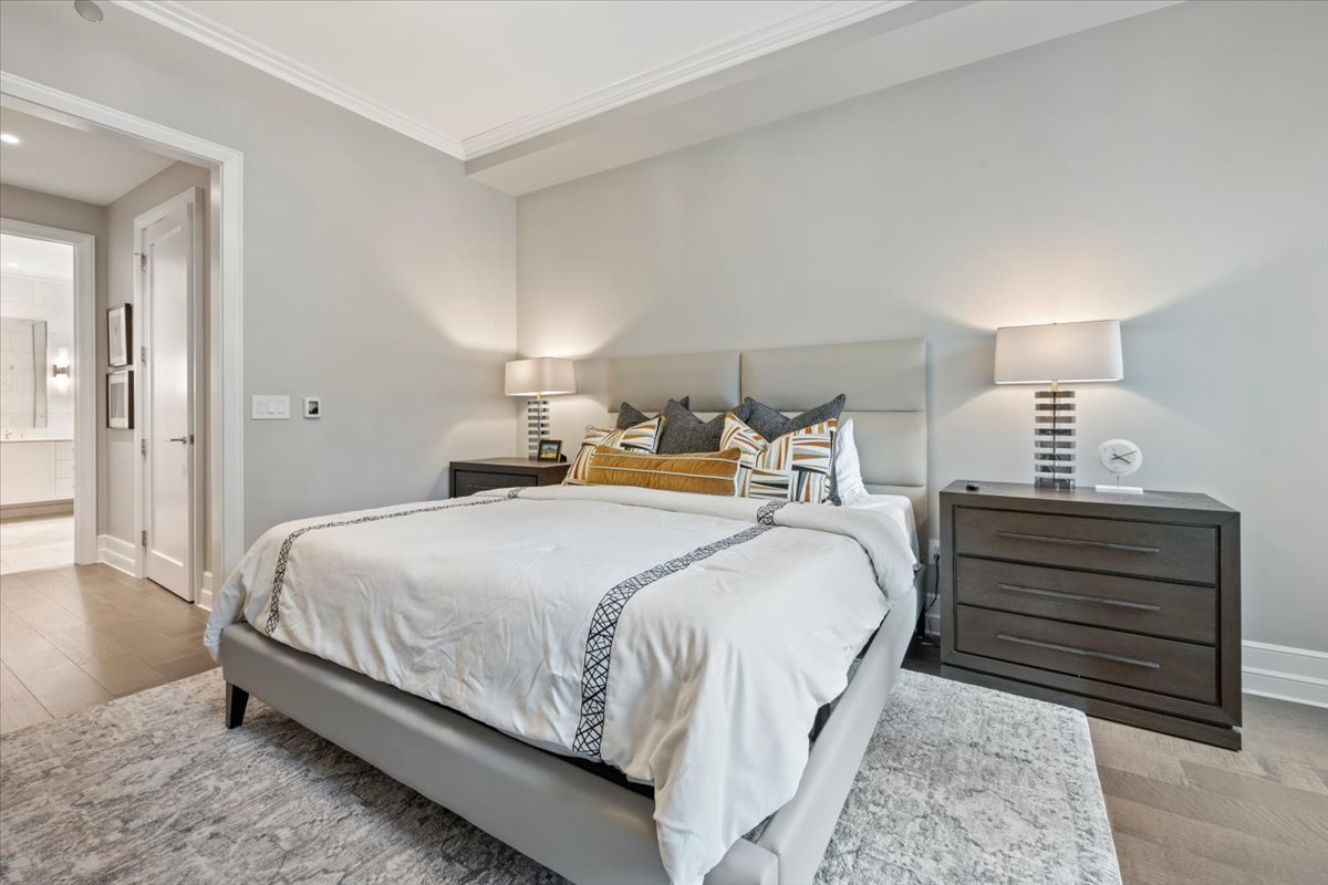 435 N Michigan Avenue Unit: 814