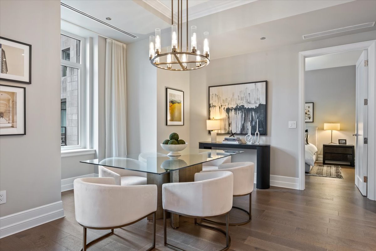 435 N Michigan Avenue Unit: 814