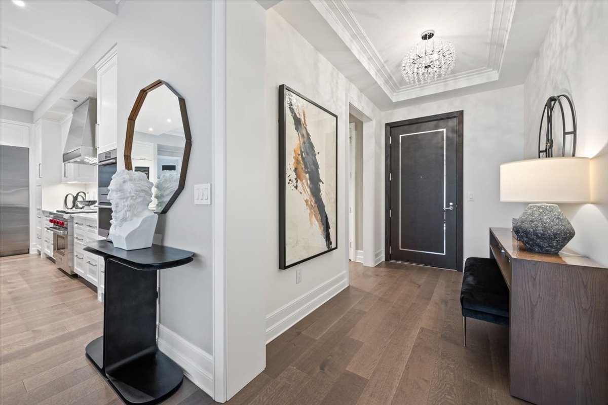 435 N Michigan Avenue Unit: 814