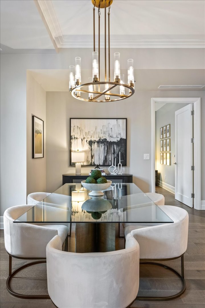 435 N Michigan Avenue Unit: 814