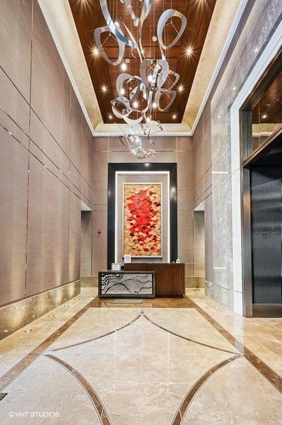 435 N Michigan Avenue Unit: 412