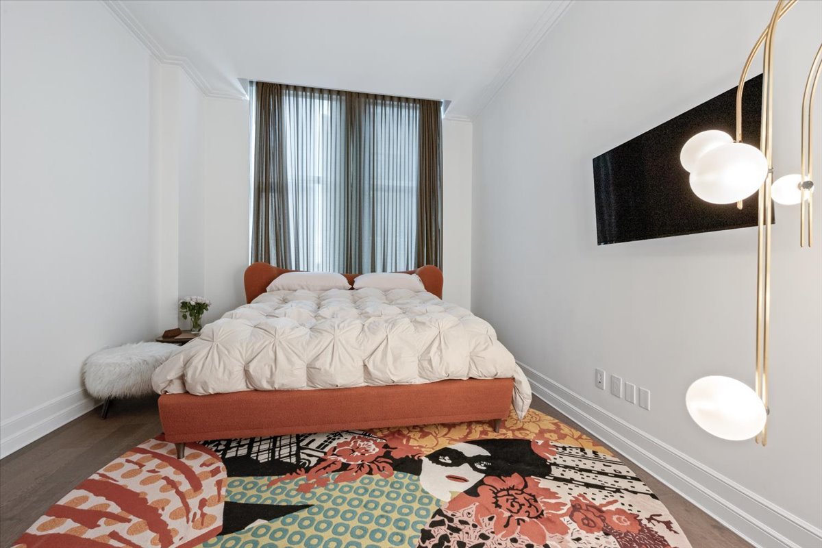 435 N Michigan Avenue Unit: 412