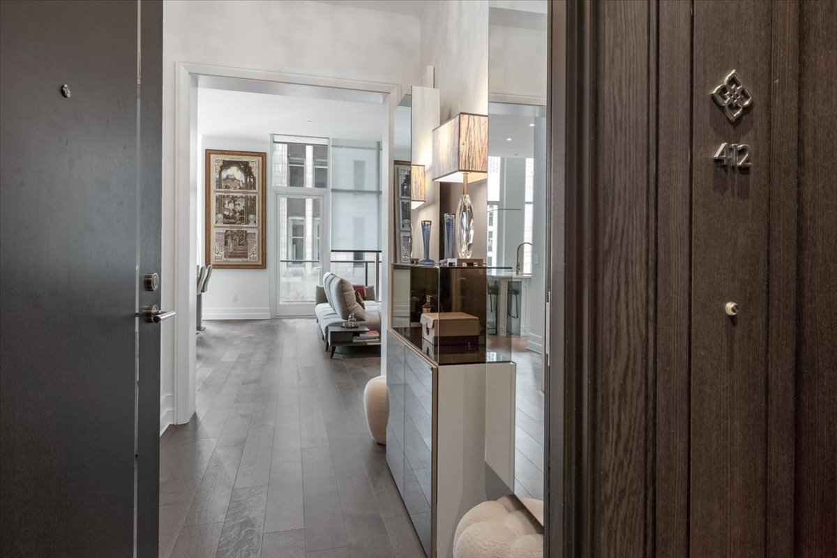 435 N Michigan Avenue Unit: 412