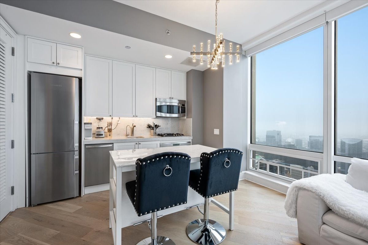 401 N Wabash Avenue Unit: 73C