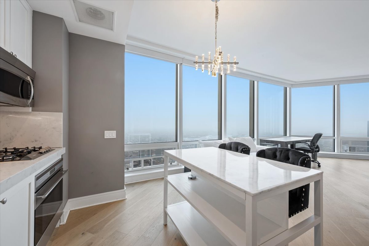 401 N Wabash Avenue Unit: 73C