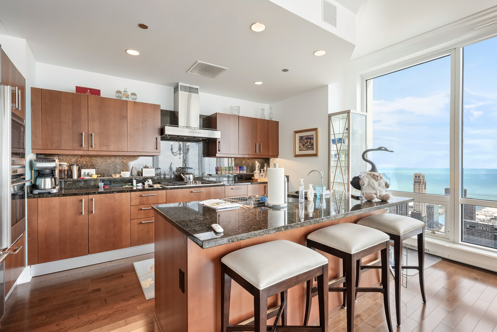 401 N wabash Avenue Unit: 74F