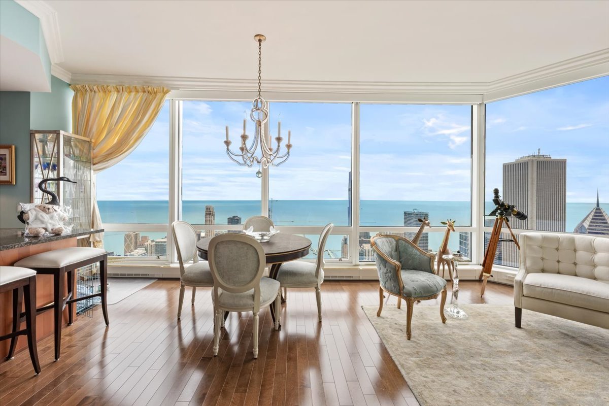 401 N wabash Avenue Unit: 74F