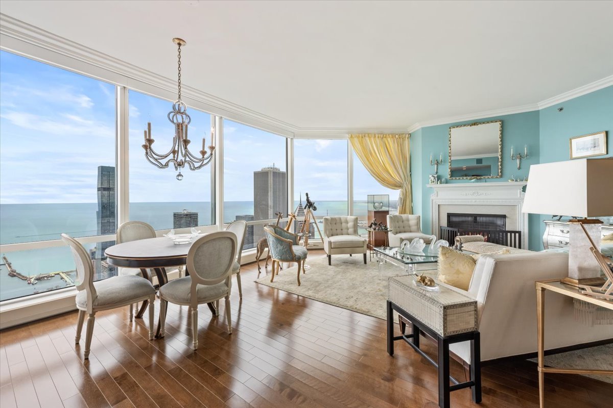 401 N wabash Avenue Unit: 74F