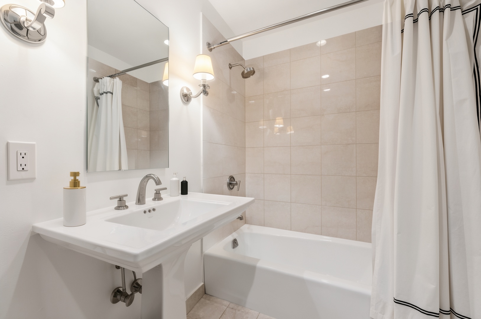 401 N wabash Avenue Unit: 74F