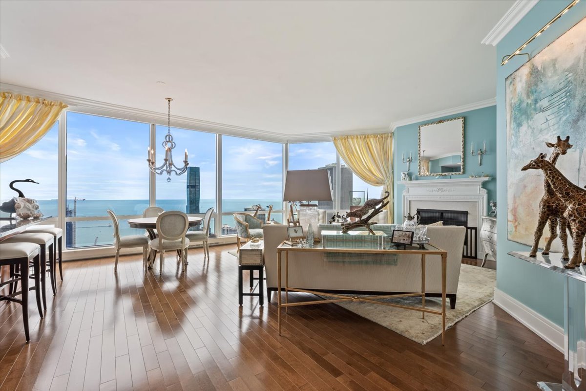 401 N wabash Avenue Unit: 74F