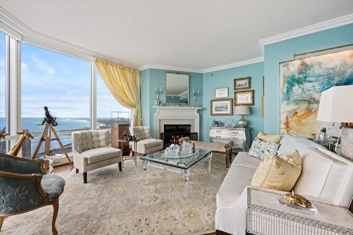 401 N wabash Avenue Unit: 74F