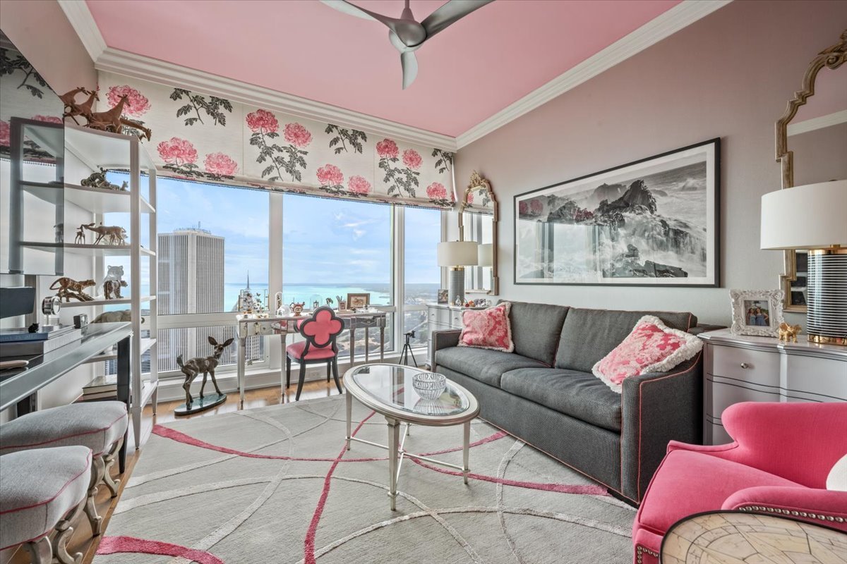 401 N wabash Avenue Unit: 74F