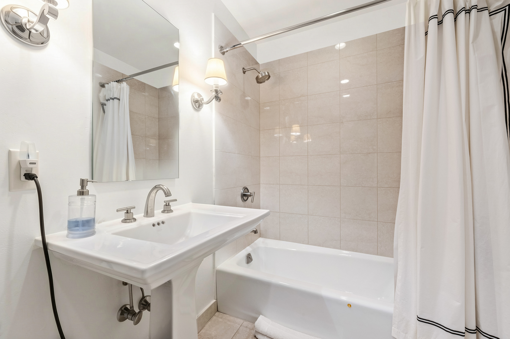 401 N wabash Avenue Unit: 74F