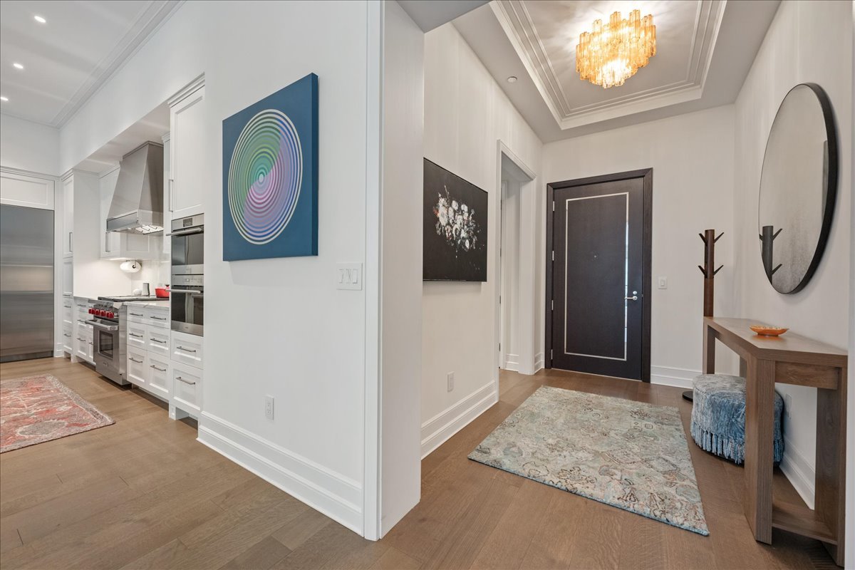 435 N Michigan Avenue Unit: 414