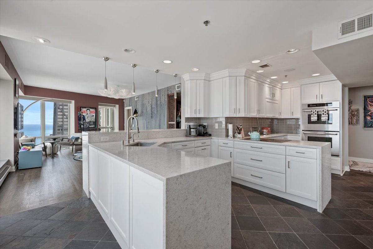 57 E Delaware Place Unit: 3804