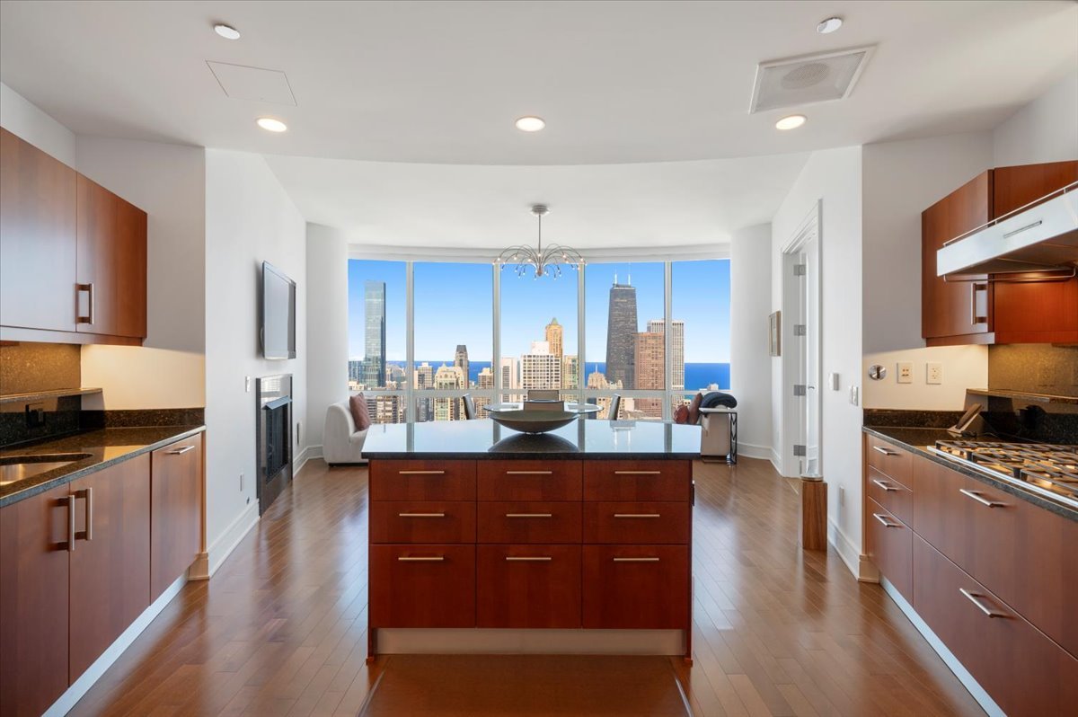 401 N Wabash Avenue Unit: 44A