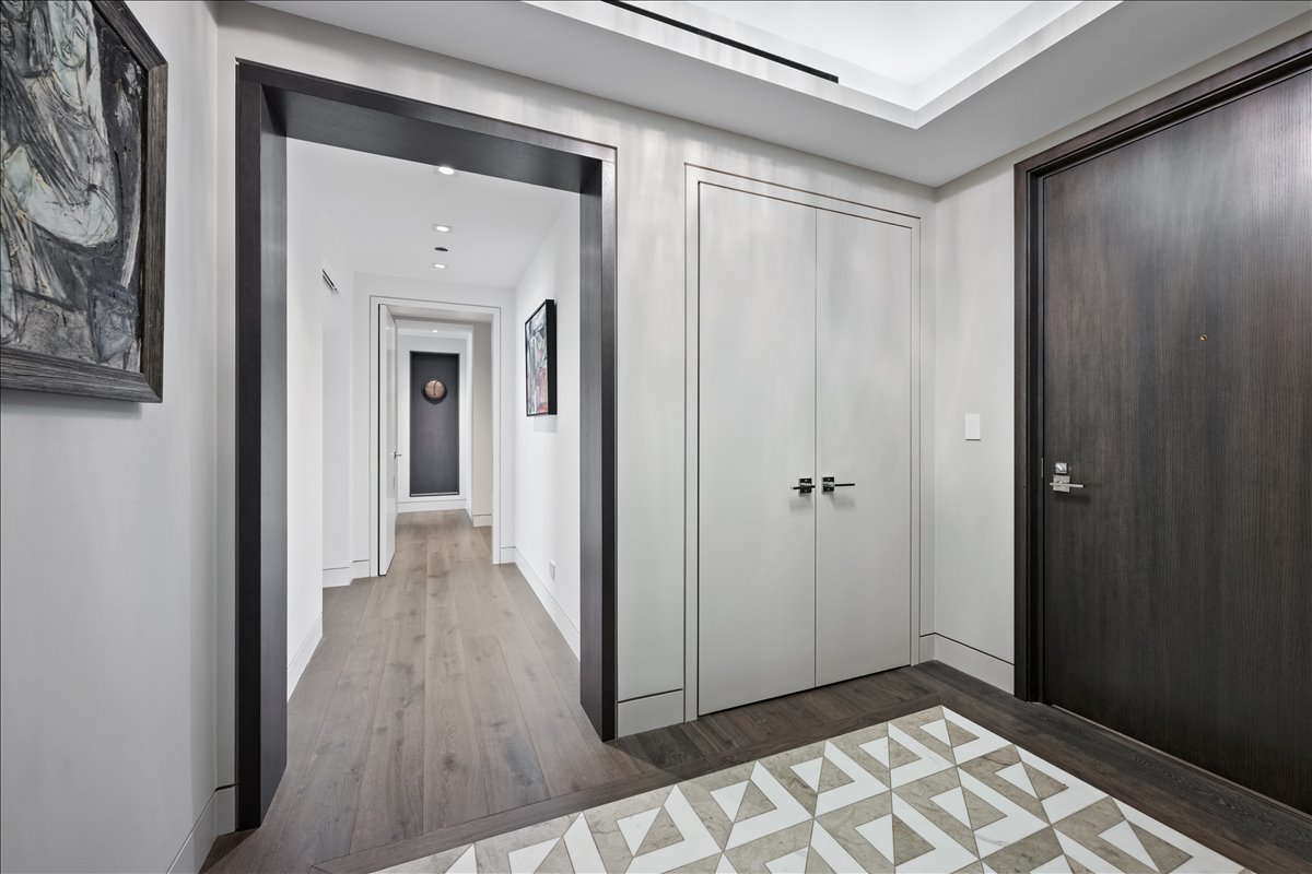 180 E Pearson Street Unit: 5602