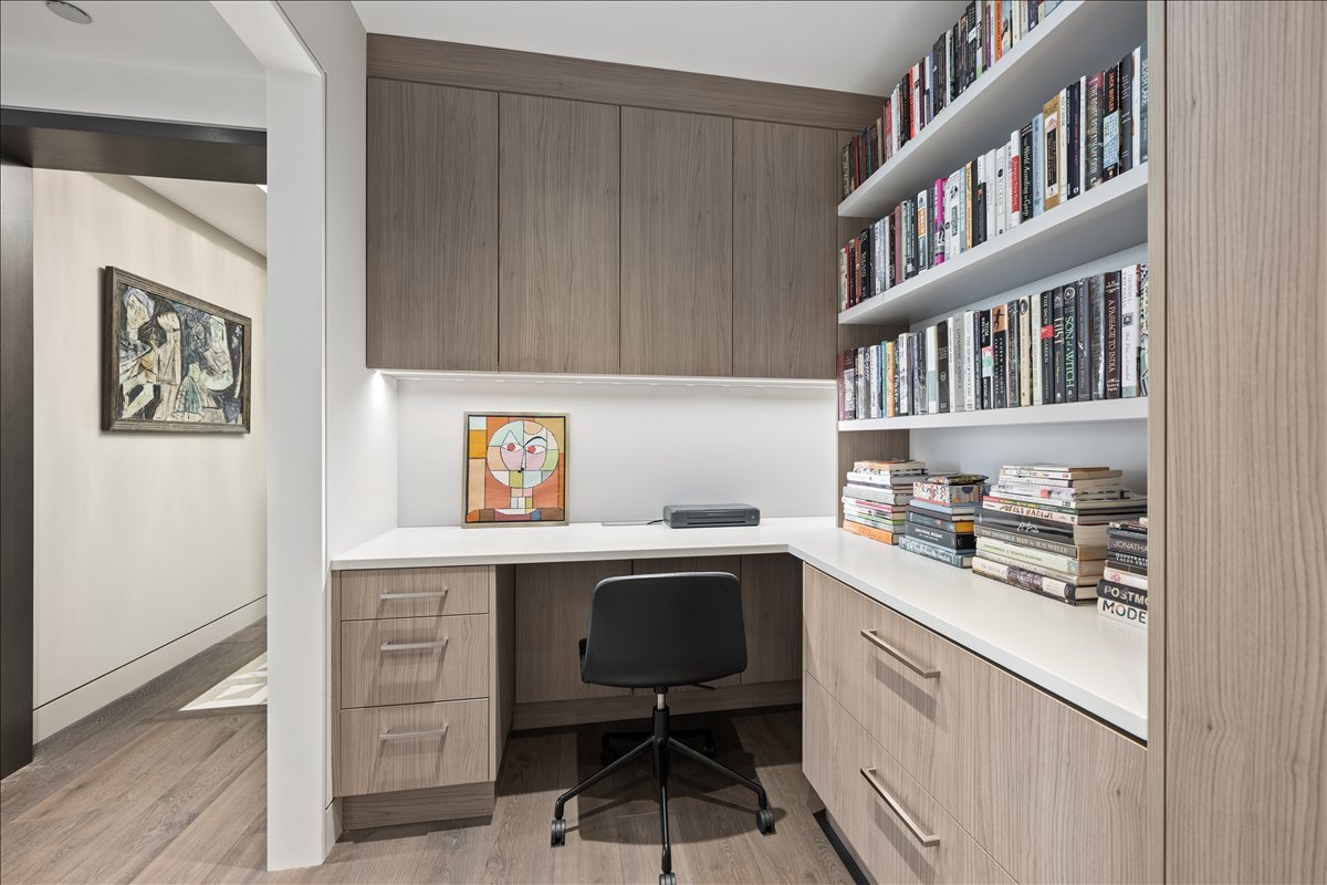 180 E Pearson Street Unit: 5602