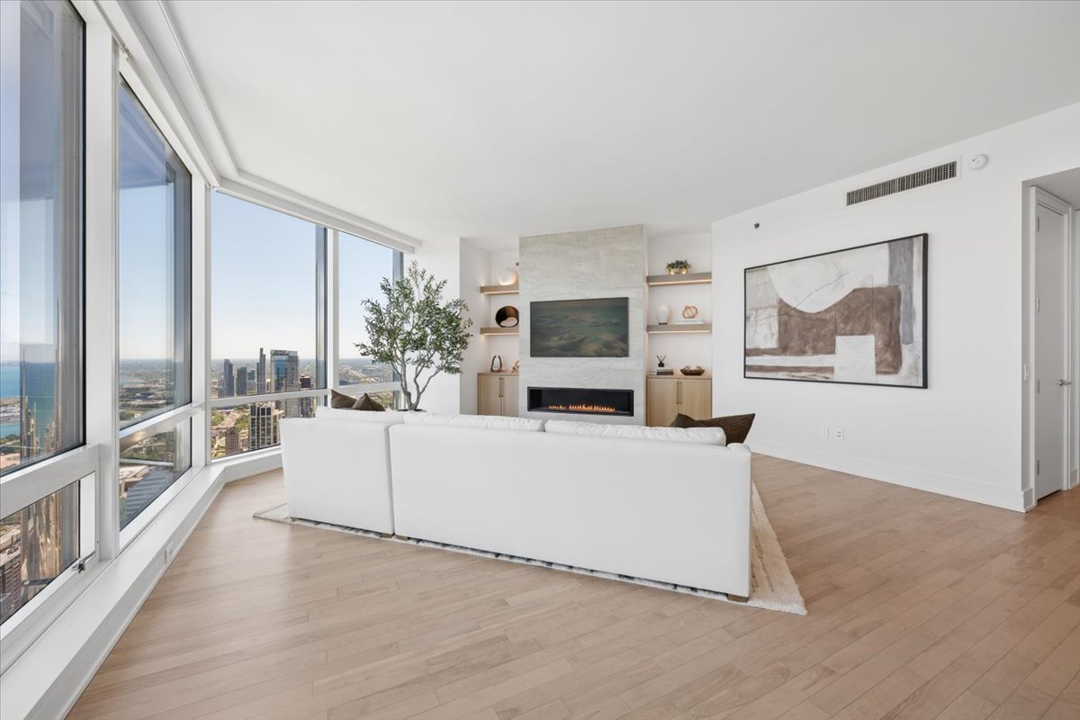 401 N Wabash Avenue Unit: 61G