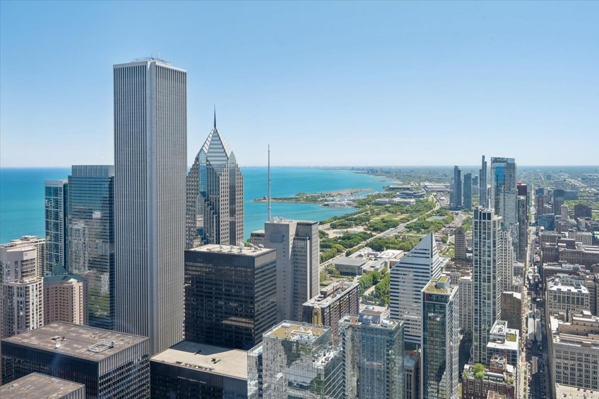 401 N Wabash Avenue Unit: 61G