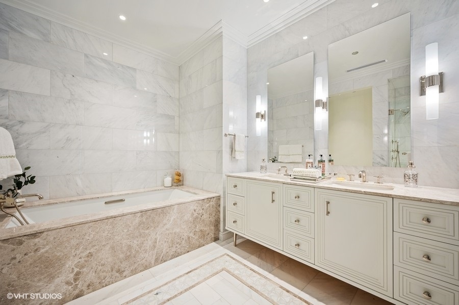 435 N Michigan Avenue Unit: 701