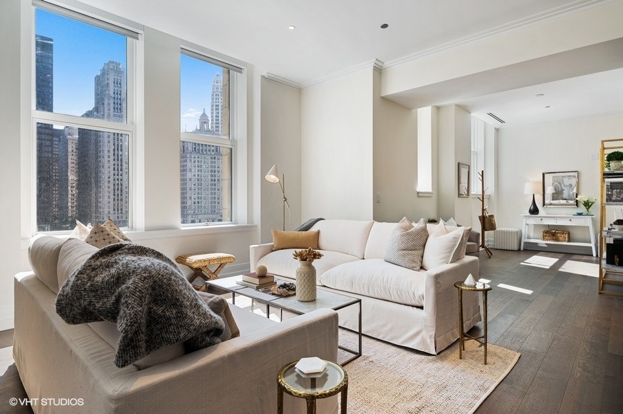 435 N Michigan Avenue Unit: 701