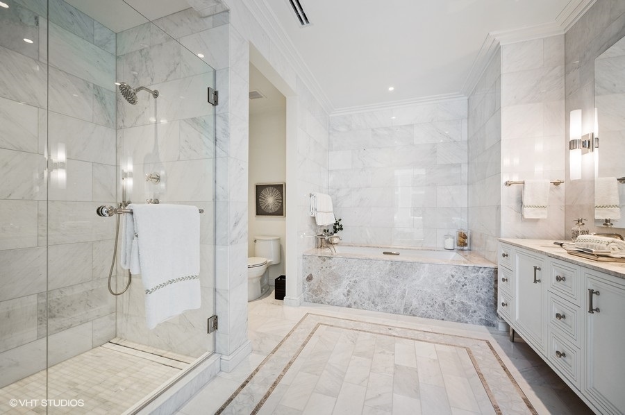 435 N Michigan Avenue Unit: 701