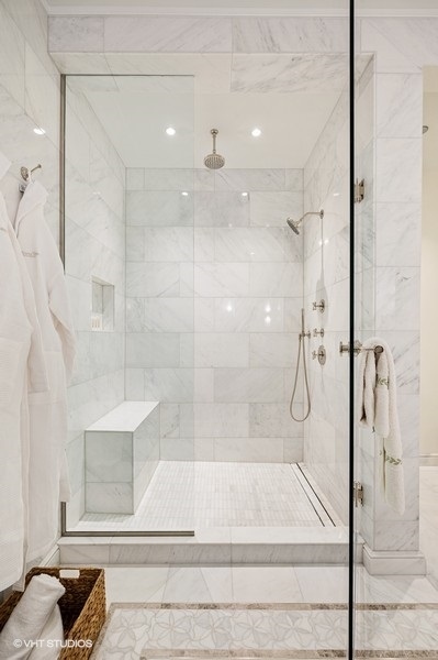 435 N Michigan Avenue Unit: 701