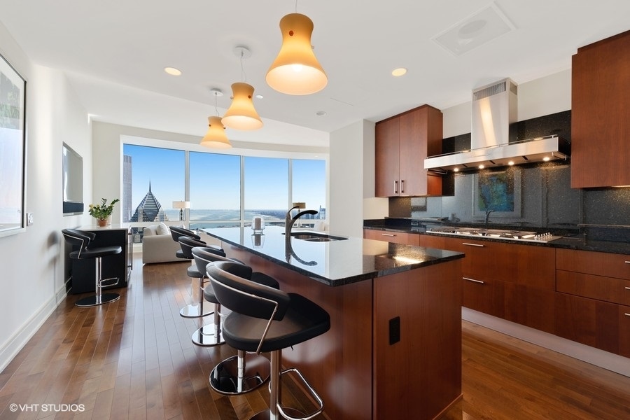 401 N Wabash Avenue Unit: 60E