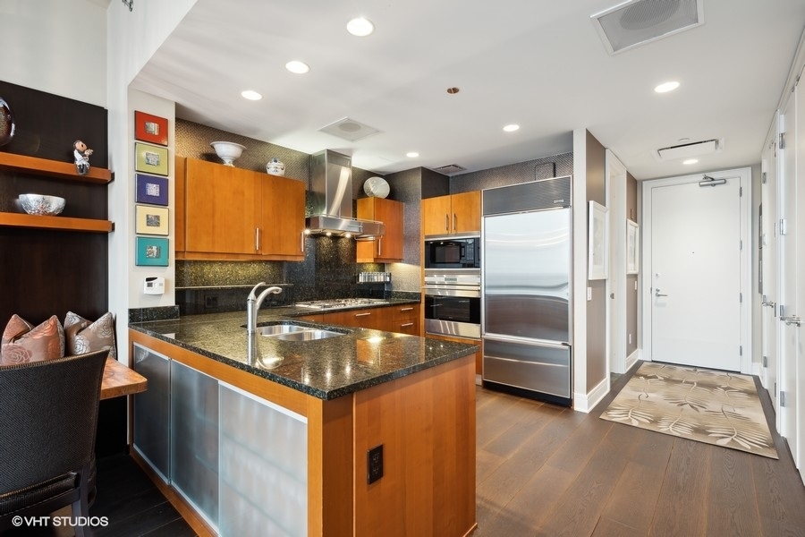 401 N wabash Avenue Unit: 49C