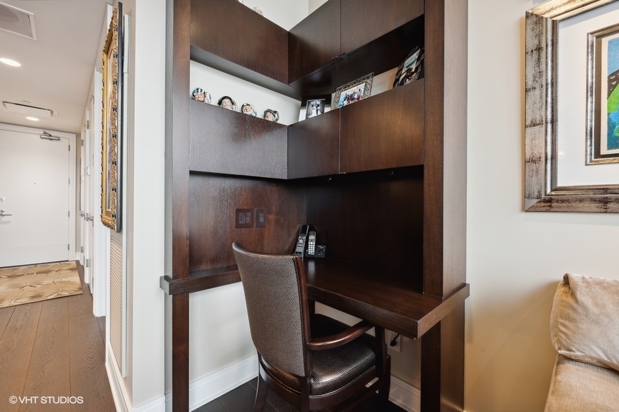 401 N wabash Avenue Unit: 49C