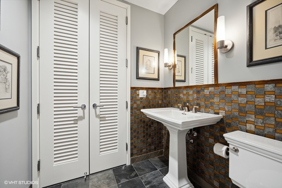 401 N wabash Avenue Unit: 49C