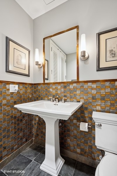 401 N wabash Avenue Unit: 49C