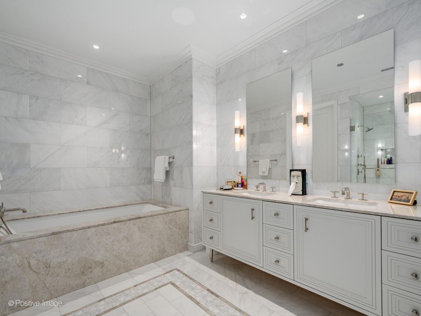 435 N Michigan Avenue Unit: 2601