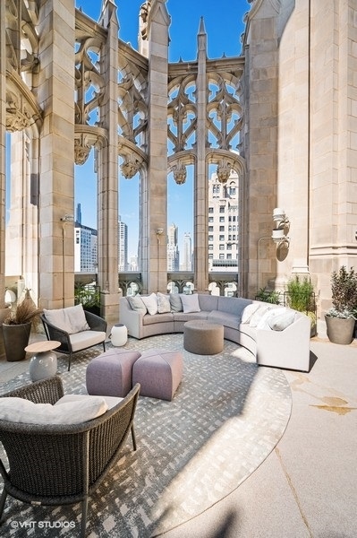 435 N Michigan Avenue Unit: 2601
