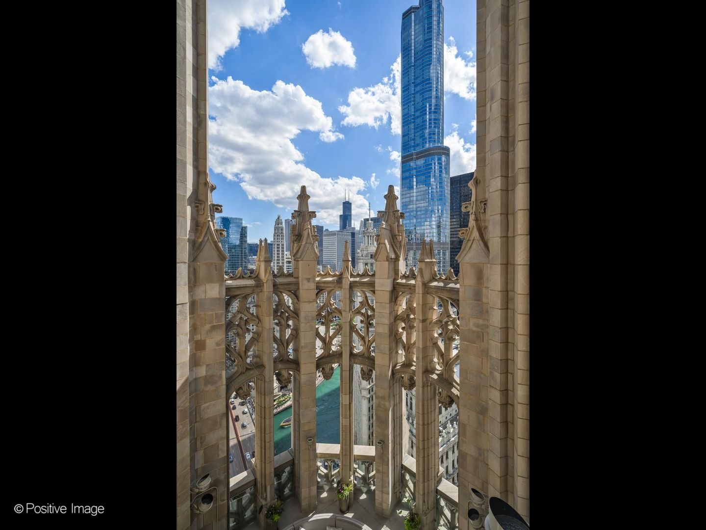 435 N Michigan Avenue Unit: 2601