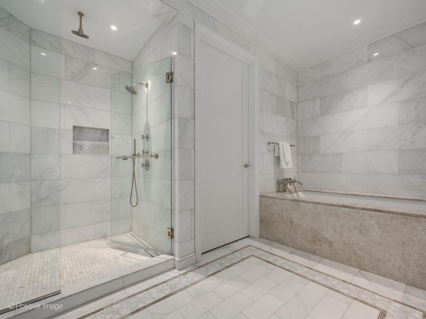 435 N Michigan Avenue Unit: 2601
