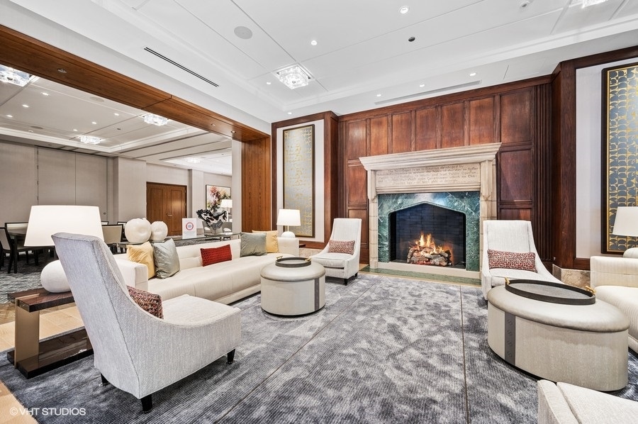 435 N Michigan Avenue Unit: 2601