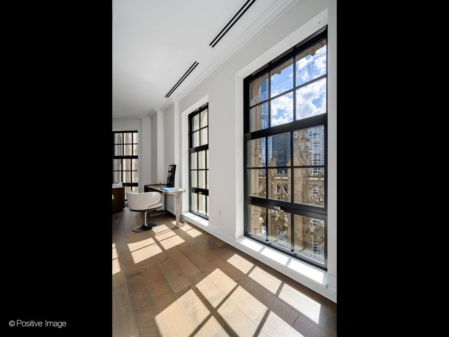 435 N Michigan Avenue Unit: 2601