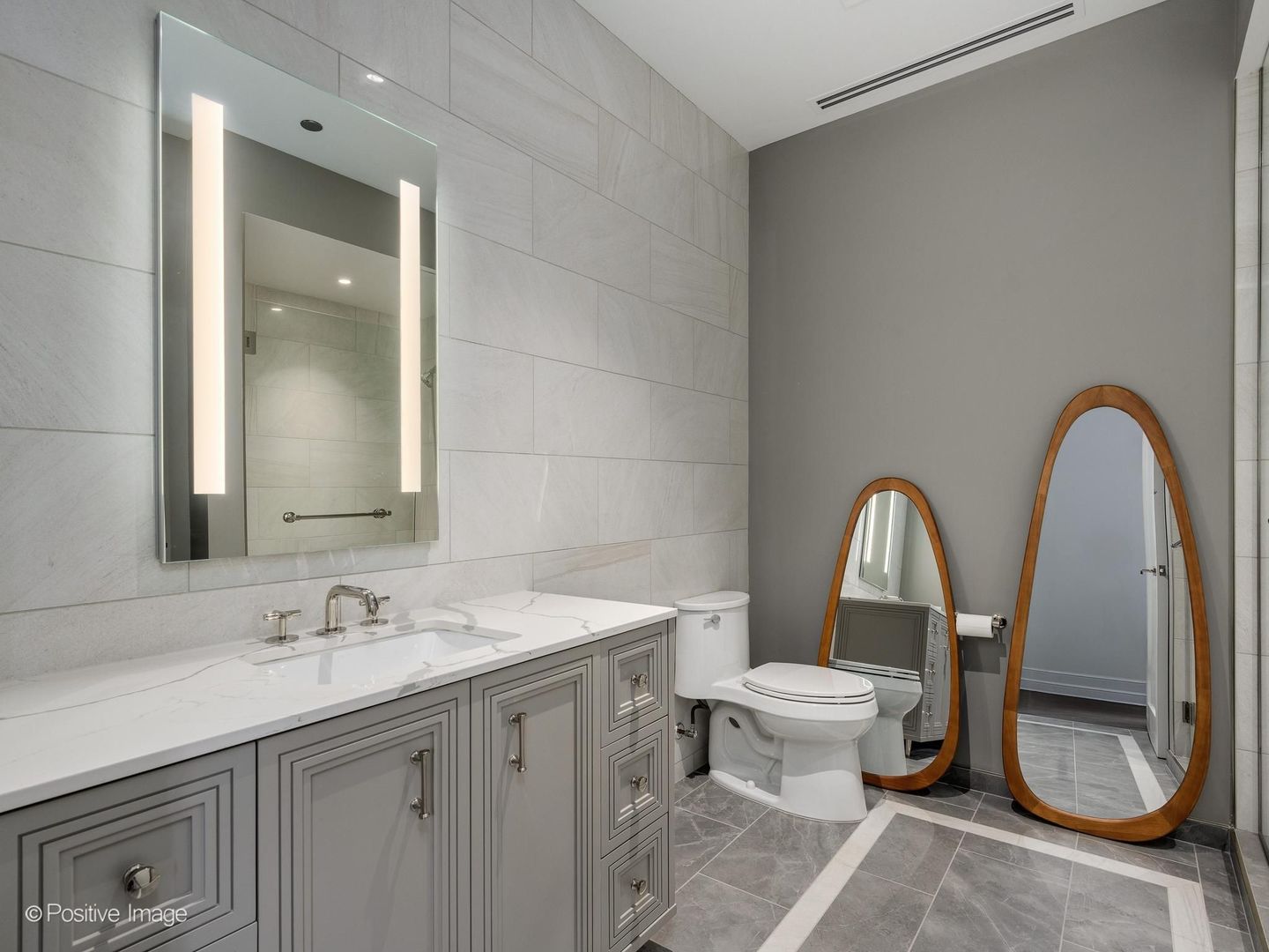 435 N Michigan Avenue Unit: 2601