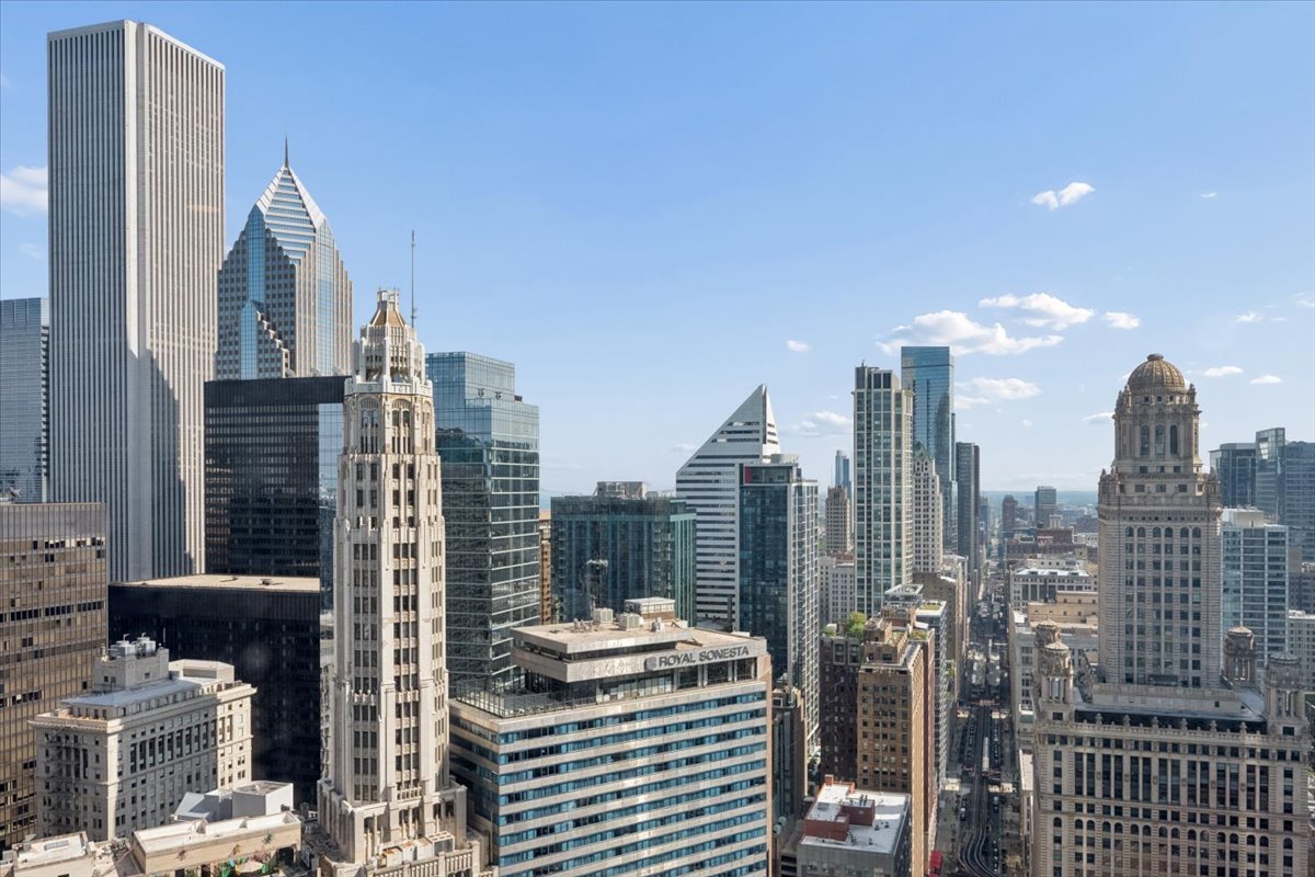 401 N Wabash Avenue Unit: 39i