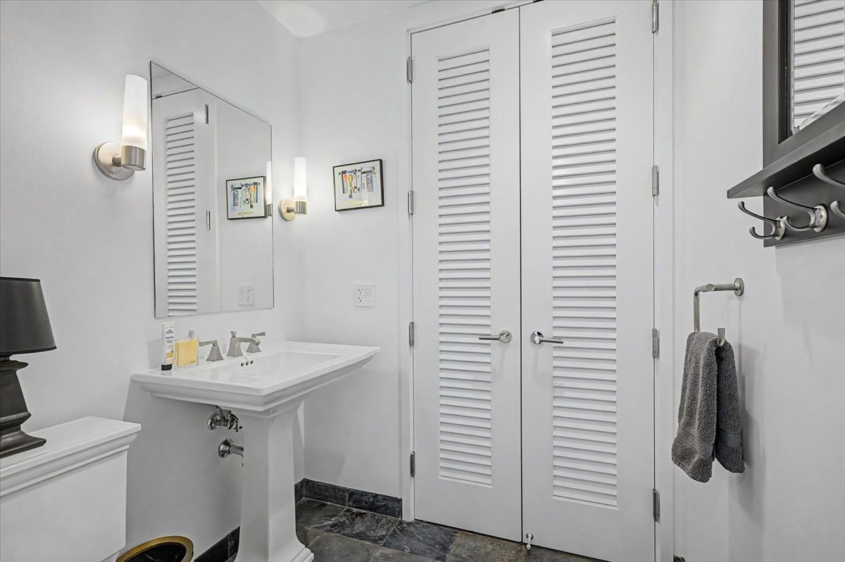 401 N Wabash Avenue Unit: 39i