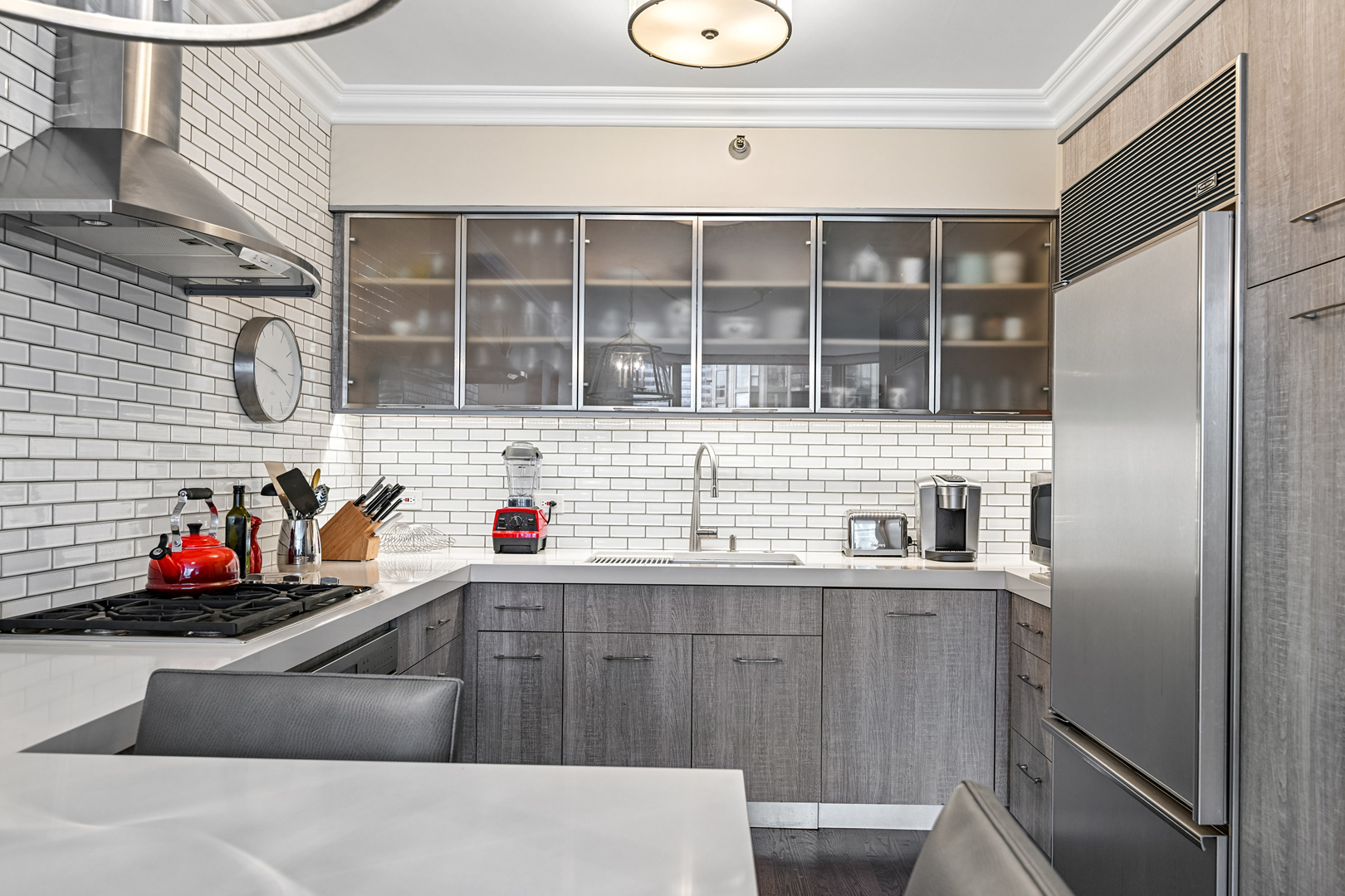 25 E SUPERIOR Street Unit: 1504
