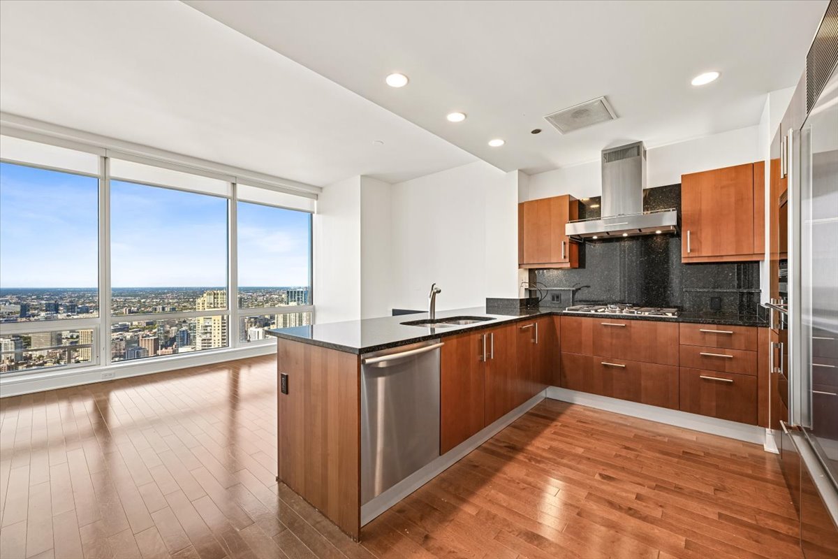 401 N Wabash Avenue Unit: 48E
