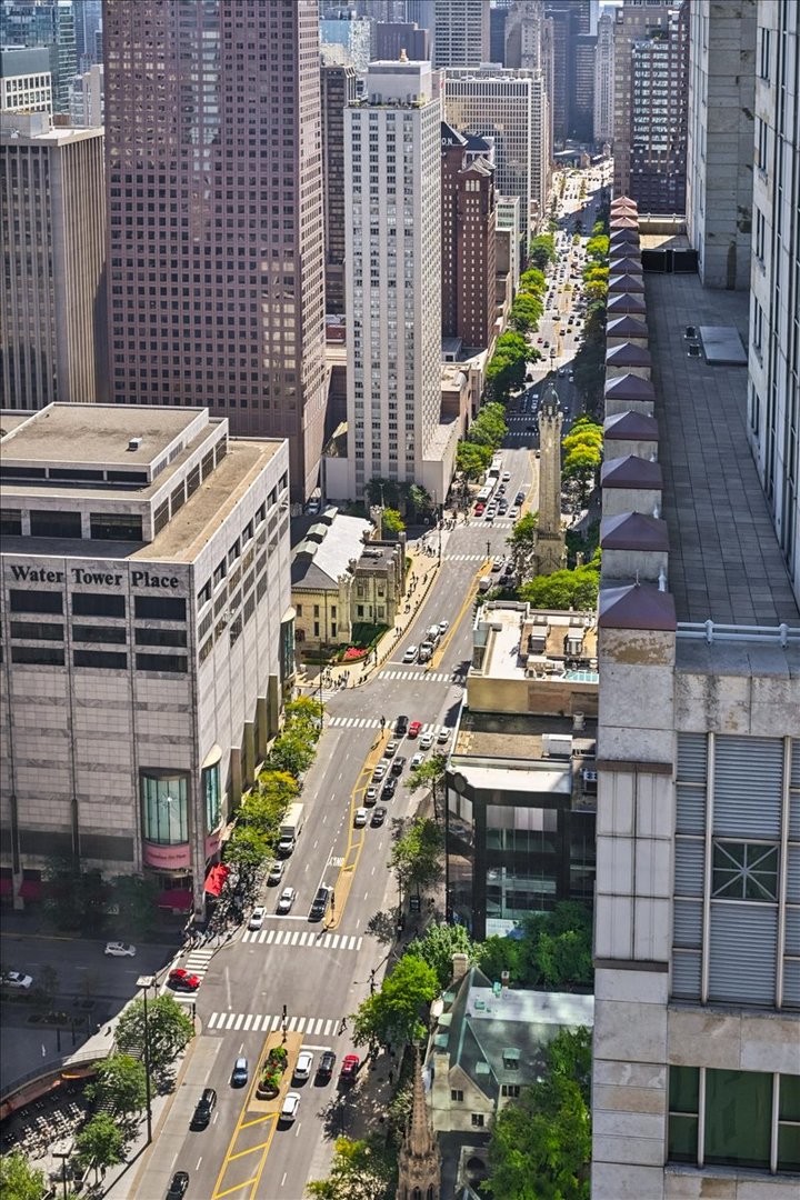 950 N MICHIGAN Avenue Unit: 4104