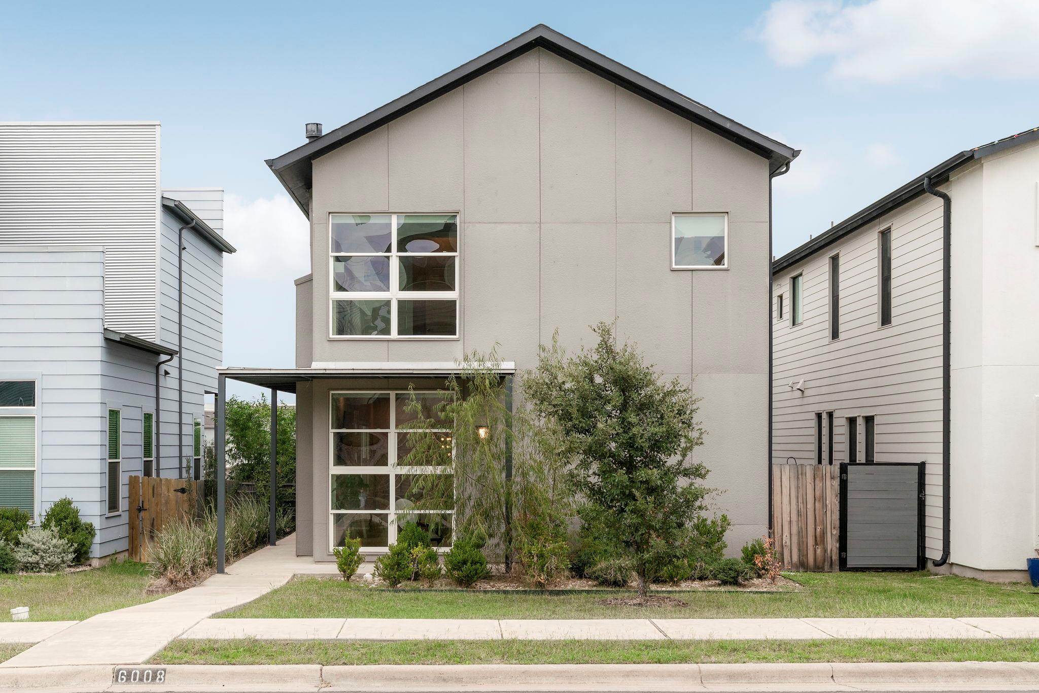6008 Florencia LN