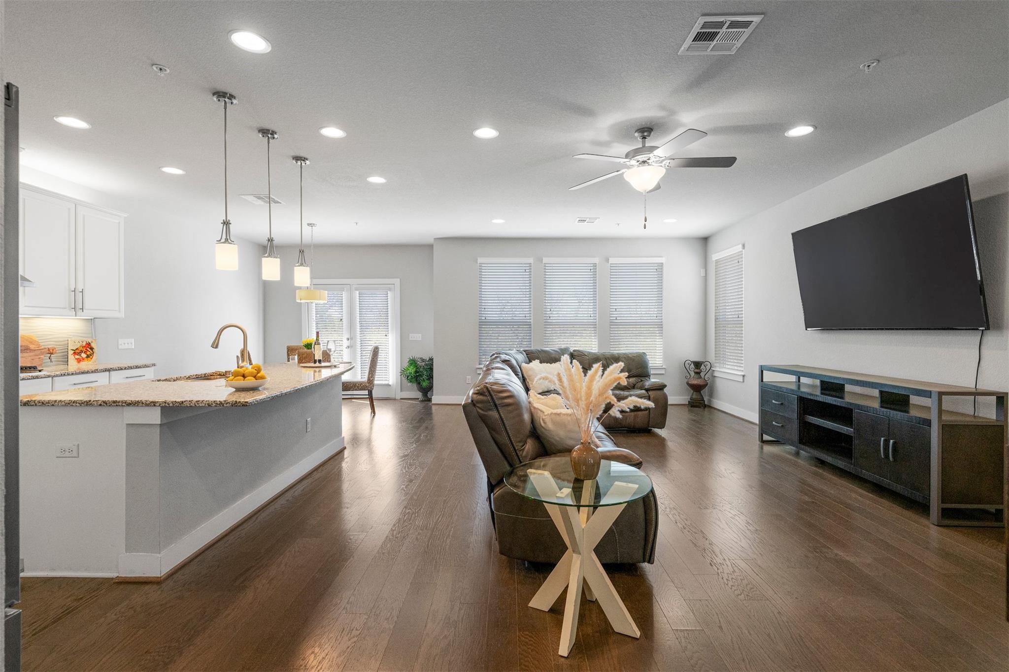 207 Bridgeford DR # 16